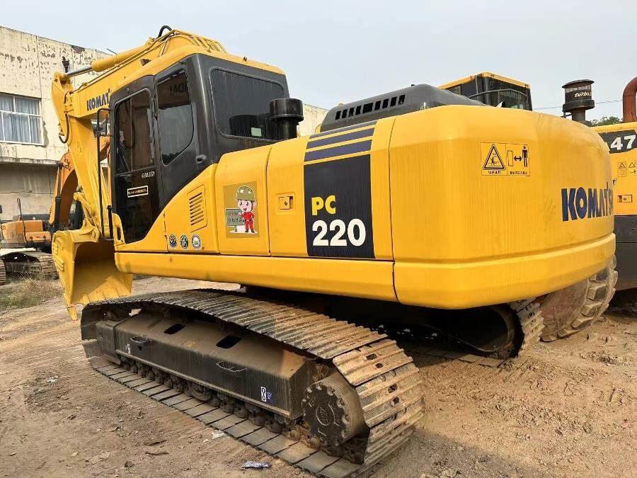 ญี่ปุ่น ขายเครื่องขุด Komatsu มือสอง PC220-7 เครื่องจักร Jindongyu