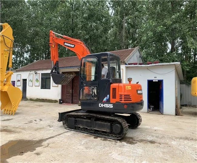 เกาหลี ใช้ Doosan Excavator สําหรับขายมือสอง DH55 Jindongyu เครื่องจักร
