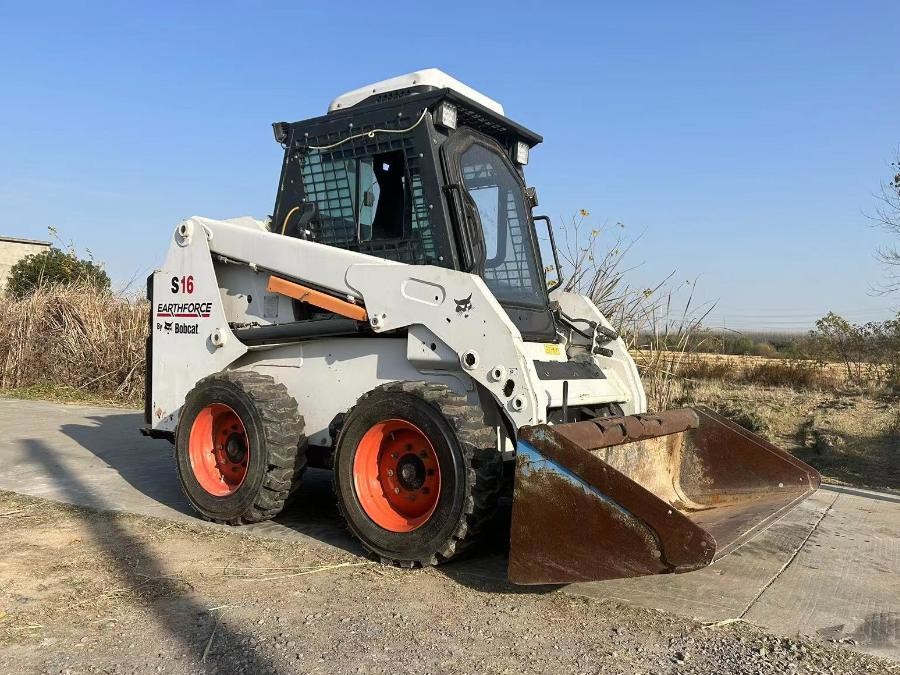 สหรัฐอเมริกา ขายเครื่องบรรทุก Bobcat Skid Steer มือสอง