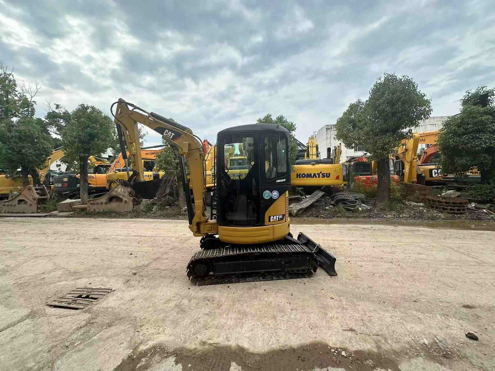 ญี่ปุ่น ขายเครื่องขุด CAT มือสอง 303C Jindongyu Machinery
