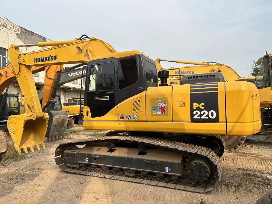 ญี่ปุ่น ขายเครื่องขุด Komatsu มือสอง PC220-7 เครื่องจักร Jindongyu