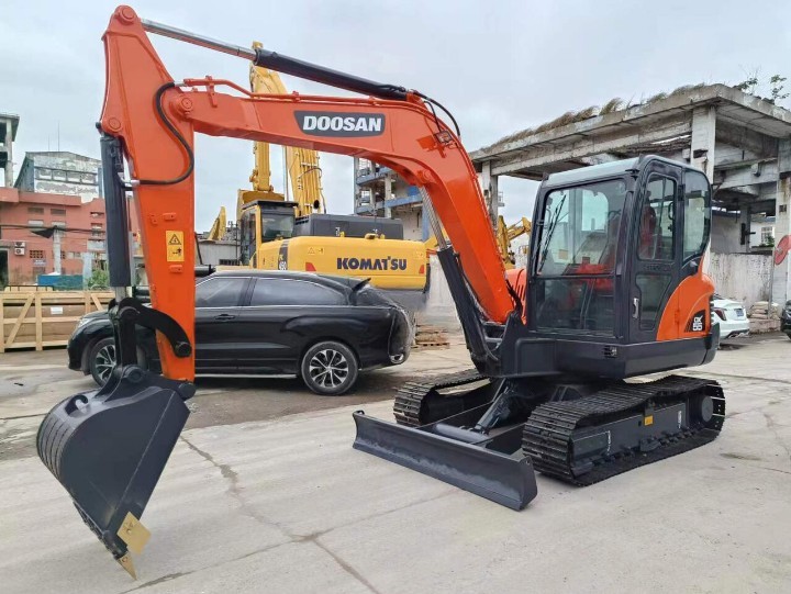 เกาหลี ใช้ Doosan Excavator สําหรับขาย มือสอง DX55 Jindongyu เครื่องจักร